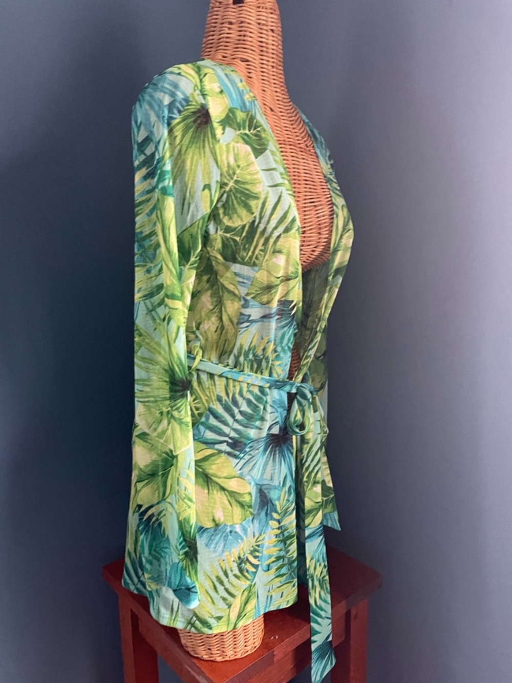 Tropical Green Stretchy Mesh Tie-Waist Swim or Beach Cover-Up J Lo Inspired - Picture 4 of 12